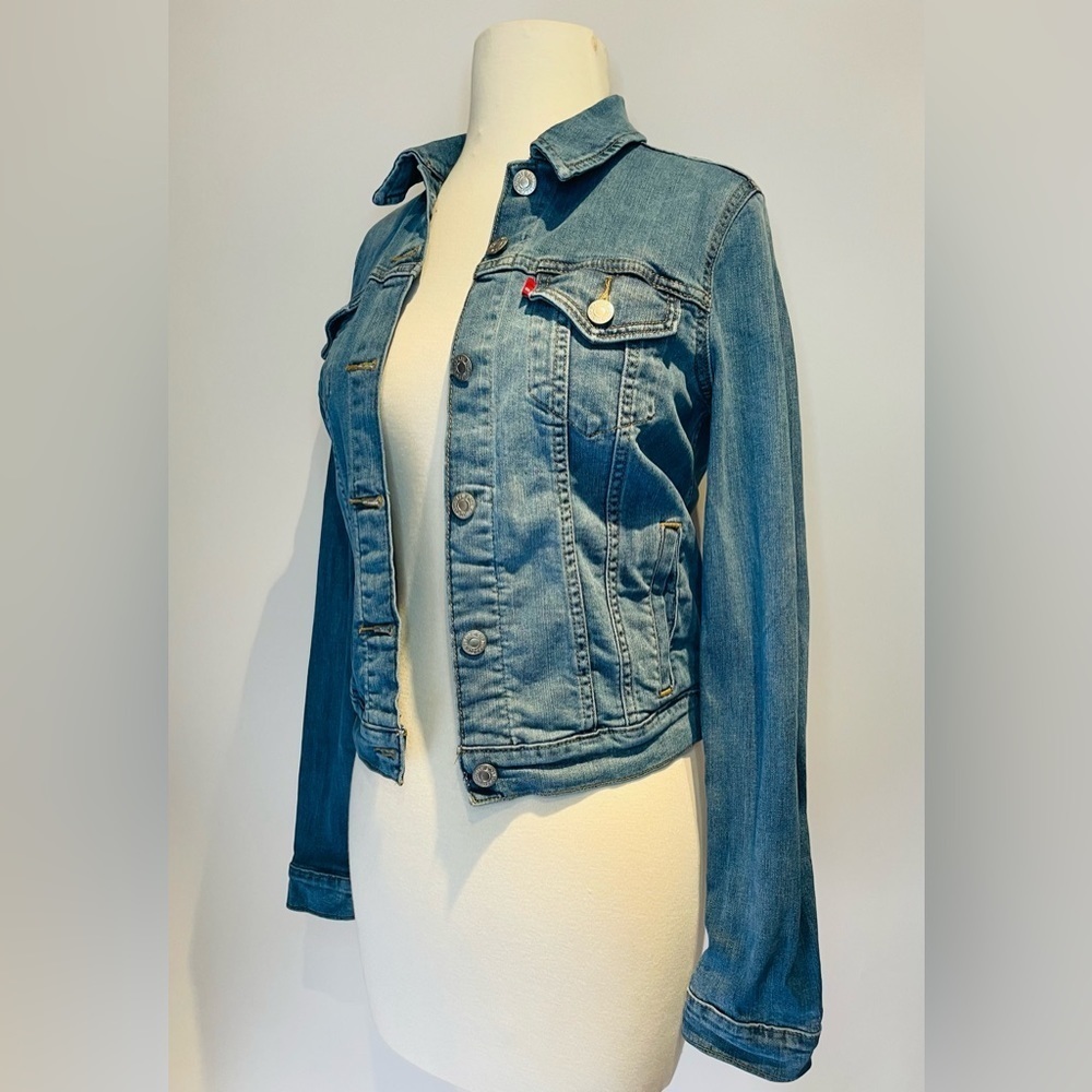 Levi Denim Jacket women’s size small